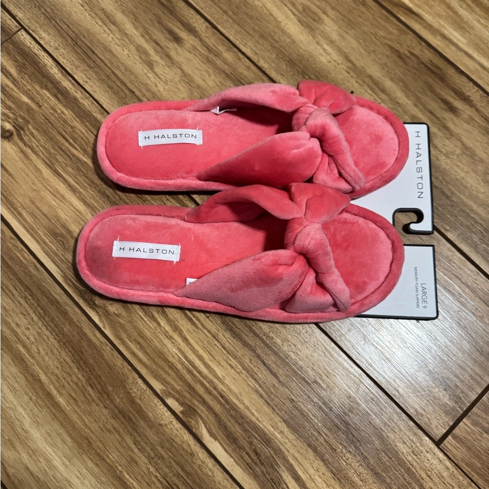 NWT H by Halston women's beautiful pink slippers size 9